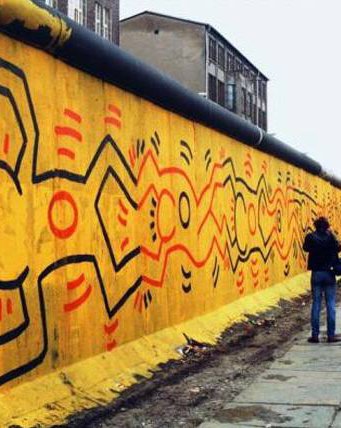 Мурал на Берлинской стене